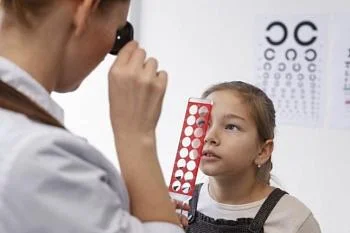 В Калининградской области пациента с атрофией зрительного нерва Лебера начнут лечить препаратом «Идебенон»