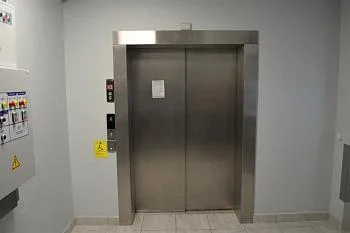 В Областной клинической больнице введен в эксплуатацию новый лифт