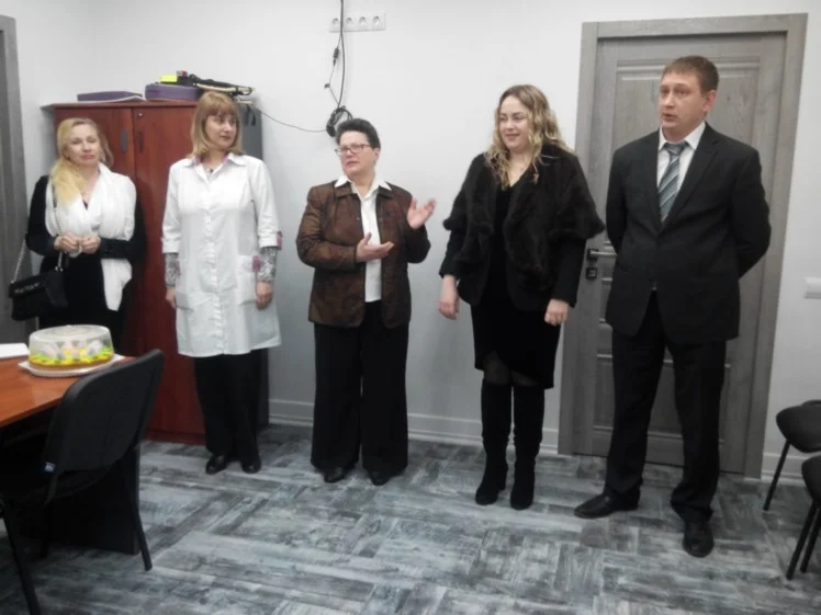 Депутат горсовета Калининграда Алина Васичева поздравила сотрудниц больницы  с 8 марта