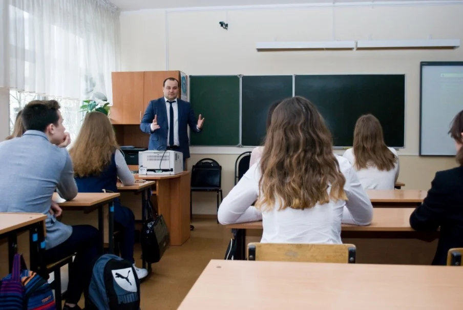 Главный врач Степан Миракян провел урок профориентации  в гимназии Калининграда